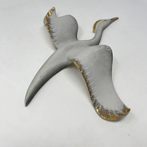 Vintage Mid Century Light Gray w/Gold Accents Wall Art Goose/Duck/Crane USA - Picture 4 of 6